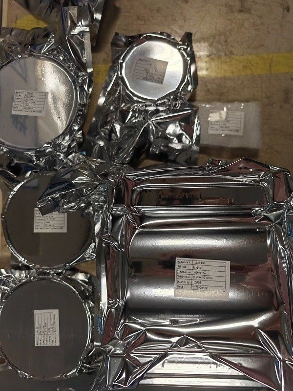 精密半導体部品向け、優れた機械的強度と熱安定性を備えた耐久性のある溶融シリカウェーハ