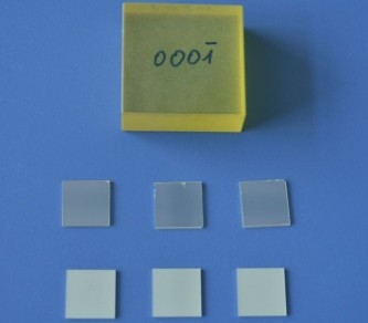 ZnO結晶基板は,GaN (青いLED) エピタキシアル基板,ブロードバンド接続装置,その他の分野で使用される